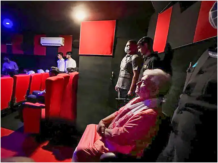 Jammu Kashmir LG Manoj Sinha Inaugurated Cinema Halls In Pulwama And Shopian | Jammu Kashmir: पुलवामा-शोपियां में खुले सिनेमा हॉल, उपराज्यपाल बोले