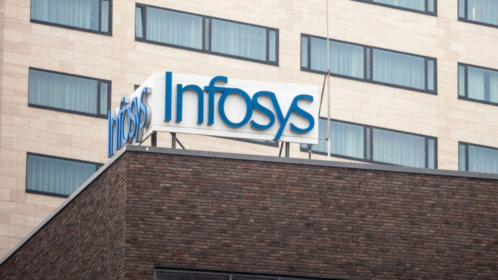 Infosys Surges 5% on Buyback Announcement, Revision in FY23 Guidance; Should you Invest?
