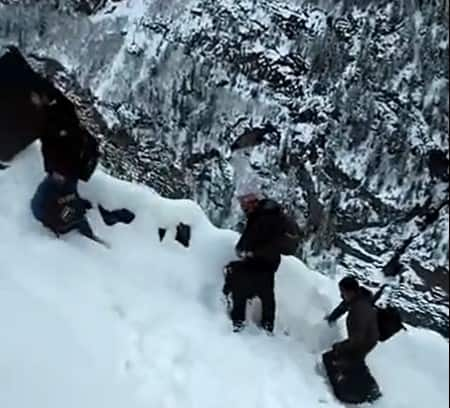 Himachal Election 2022 Video Polling Booth At 12000 Ft Polling Officers Carrying EVM Walked 15 KM In Snow