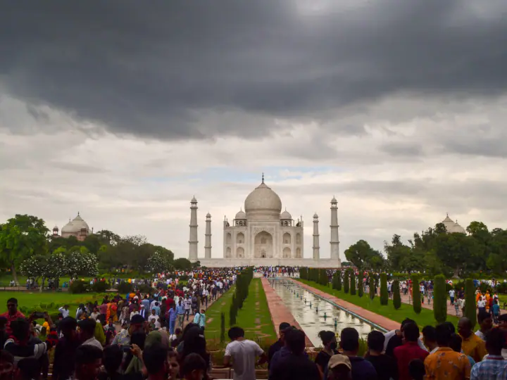 Supreme Court Give Judgement Over Business Activity Near Taj Mahal Around 500 Meter