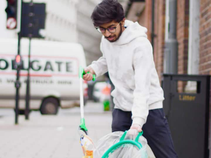 Indian Student Vivek Gurav Street Cleaning Mission Trends In UK As Plogging