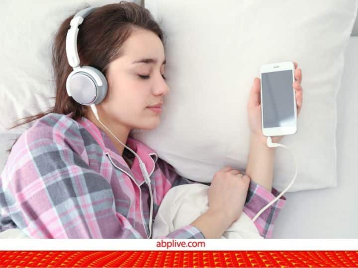 Listening To Music While Sleeping Is Not Good For Health Know Why A Good Sleep Pattern Helps You To Live Fit And Healthy