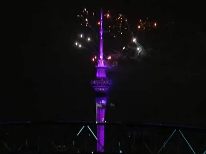New Year 2023 Celebration: दुनिया में सबसे पहले न्यूजीलैंड ने मनाया नए साल 2023 का जश्न, ऑकलैंड के फेमस स्काई टॉवर से की गई आतिशबाजी