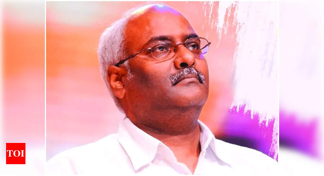 MM Keeravaani dedicates Padma Shri honour to parents, mentors | Telugu Movie News