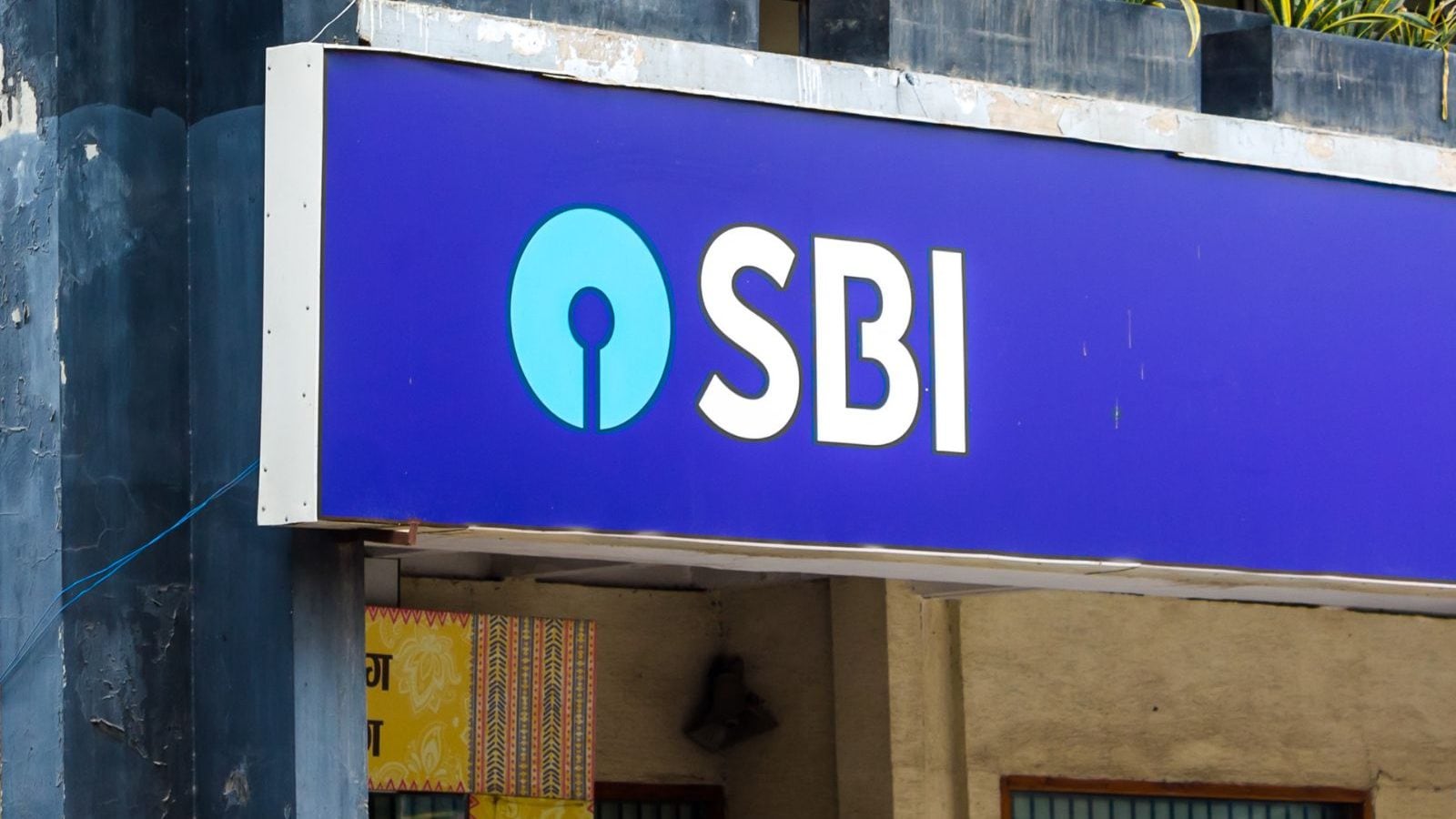 Moody's Upgrades Deposit Ratings on SBI and Three Other PSU Banks; Key Details to Know