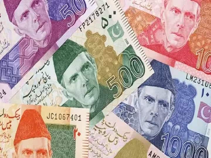 Pakistan Currency: नकदी संकट से जूझ रहे पाकिस्तान की मुसीबत नहीं हो रही कम, एक डॉलर के मुकाबले और गिरा रुपया, जानें ताजा अपडेट