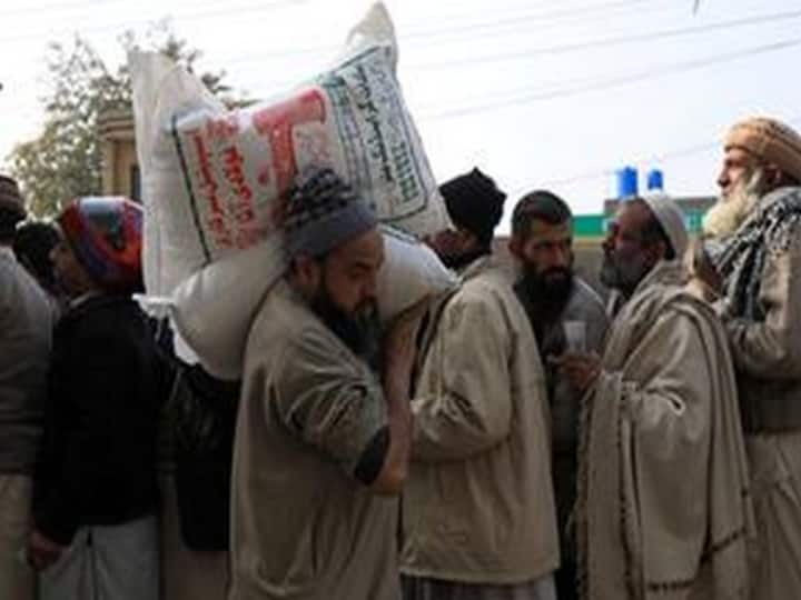 Pakistan Economic Crisis Several Political Parties Stage Protests Against Flour Shortage And Inflation | Pakistan Crisis: पाकिस्तान में आटे की भारी किल्लत