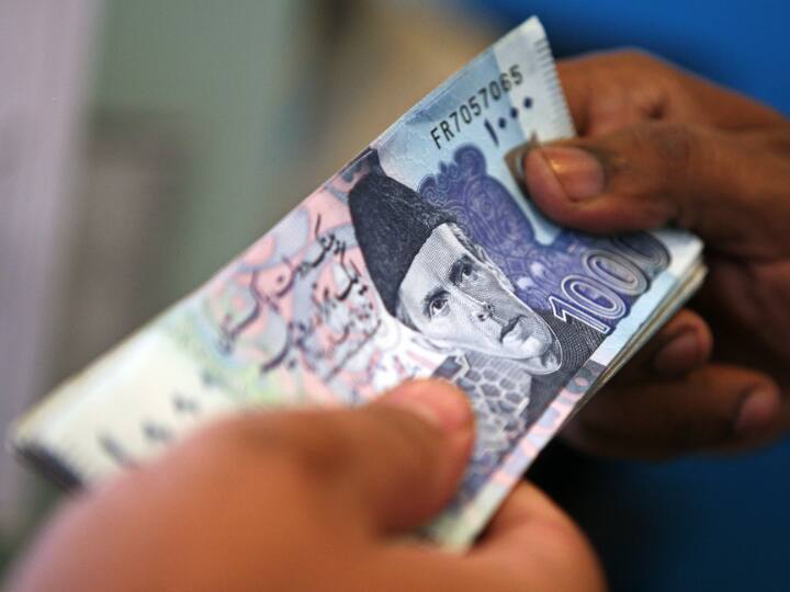 Pakistan Rupee Historic Fall Against American Dollar Reach 262