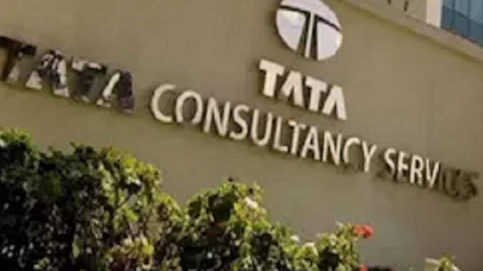 TCS Shares Hit Over 7-month high in a Volatile Market; Should you Buy, Hold or Sell?