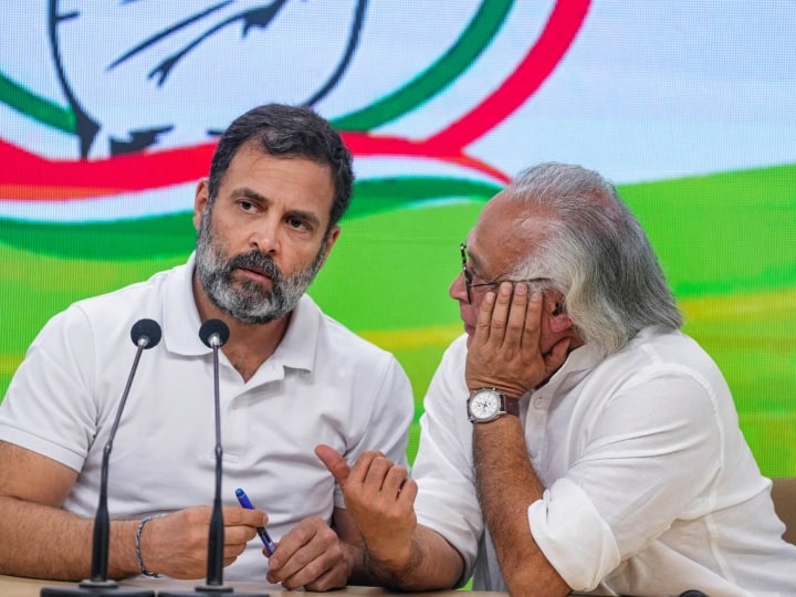 Jairam Ramesh Correct Rahul Gandhi During Live Press Conference Bjp Took Jibe | 'वो आपका मजाक बनाएंगे', प्रेस कॉन्फ्रेंस में जयराम रमेश ने राहुल गांधी को समझाया तो बीजेपी बोली