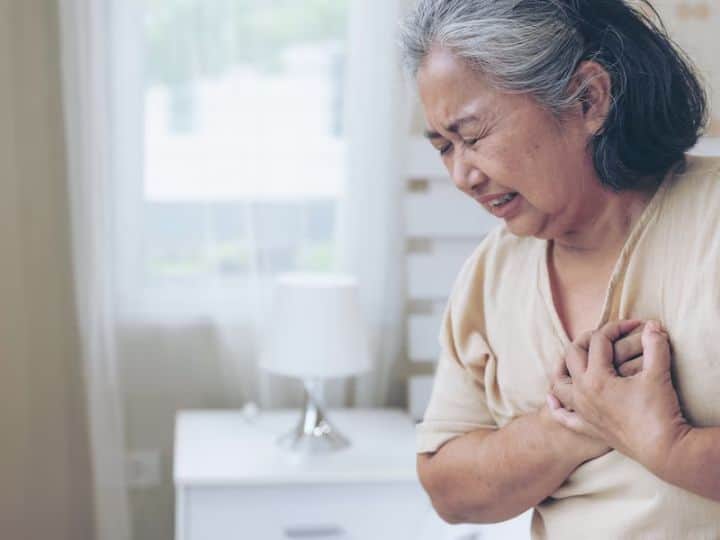 Heart Attack Symptoms In Women You Should Never Ignore These 8 Warning Signs