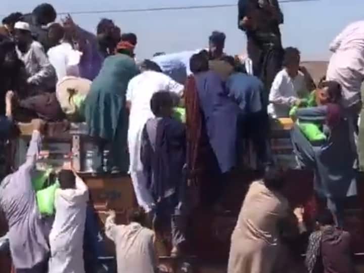 Pakistan Economic Crisis Peshawar People Fighting Over Free Flour Video Surface On Social Media