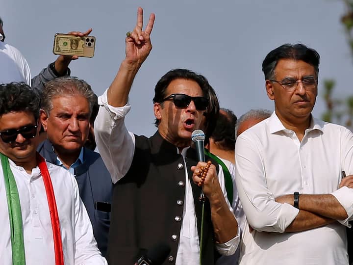 Pakistan PTI Chief Imran Khan Lahore Minar-e-Pakistan Rally Targets On Shehbaz Sharif Govt And Praises India | 'बर्बादी की कगार पर खड़ा है पाकिस्तान', लाहौर में इमरान खान बोले