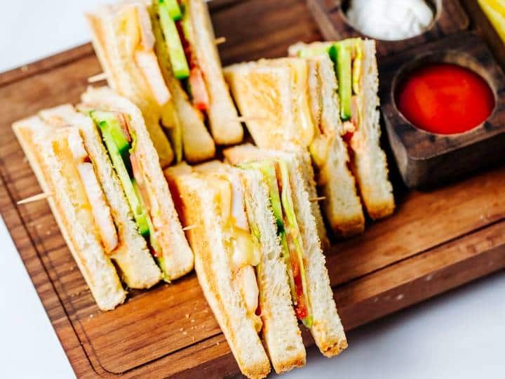 Paneer Sandwich Recipe: ब्रेकफास्ट हो या शाम का नाश्ता पनीर सैंडविच है बेस्ट, इस रेसिपी को घर पर एक बार जरूर करें ट्राई