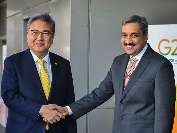 South Korea Foreign Minister Park Jin Says He Loves Bollywood Movies And Naatu Naatu Dance Really Popular In Korea | Park Jin: बॉलीवुड फिल्मों के फैन हैं ये विदेश मंत्री, बोले