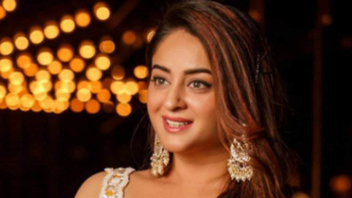 Mahhi Vij Hits Back At Trolls Targeting Her Daughter Tara's Namaz Video