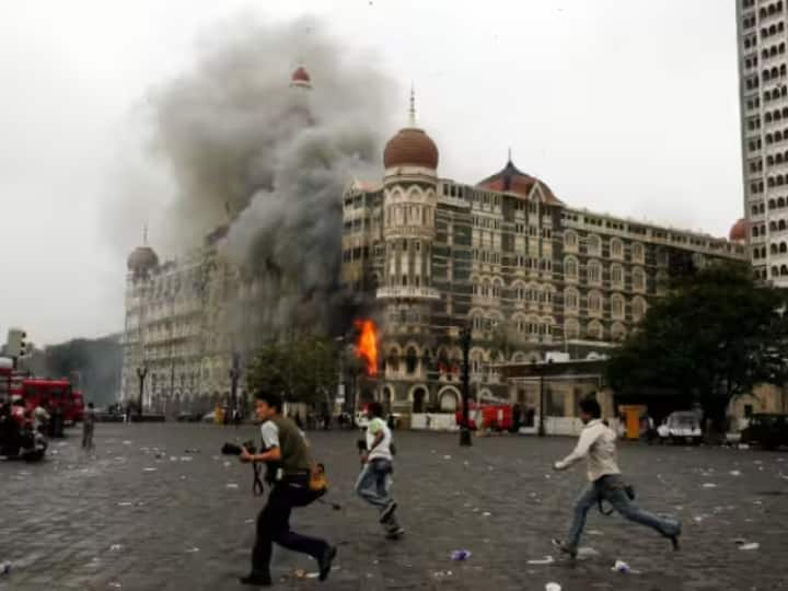 Pakistan People Get Angry Over Mumbai Terrorist Attack Says India Is Responsible For Peshawar Incident Killed 117 Children In Viral Youtube Video | Pakistan On Mumbai Attack: 26/11 हमलों पर पूछा गया सवाल तो बोला पाकिस्तानी अवाम