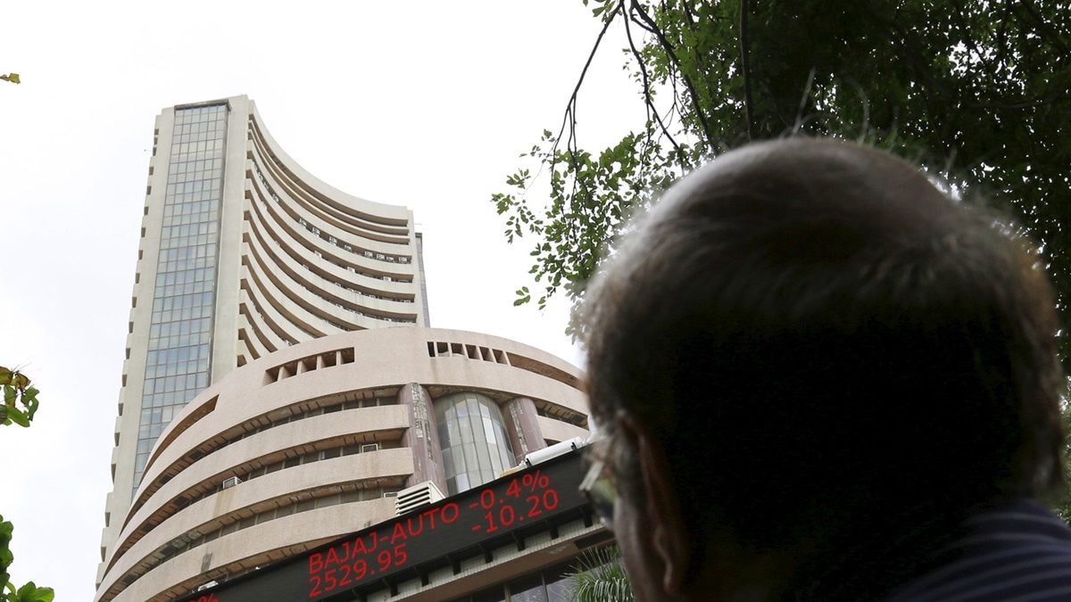Stock Market Updates: Sensex Up 200 pts, Nifty Above 19,450; Zomato Surges 7%