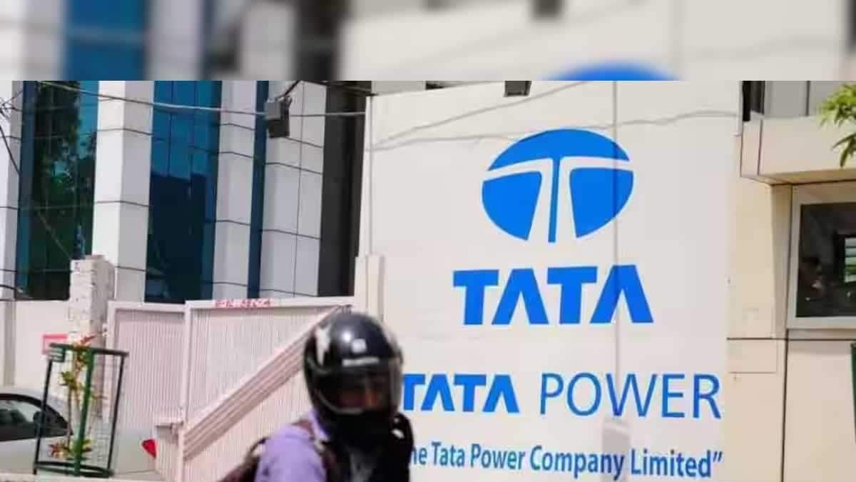 Tata Power Stock Rallies 4%, Hits 52-Week High; Will The Rally Continue?