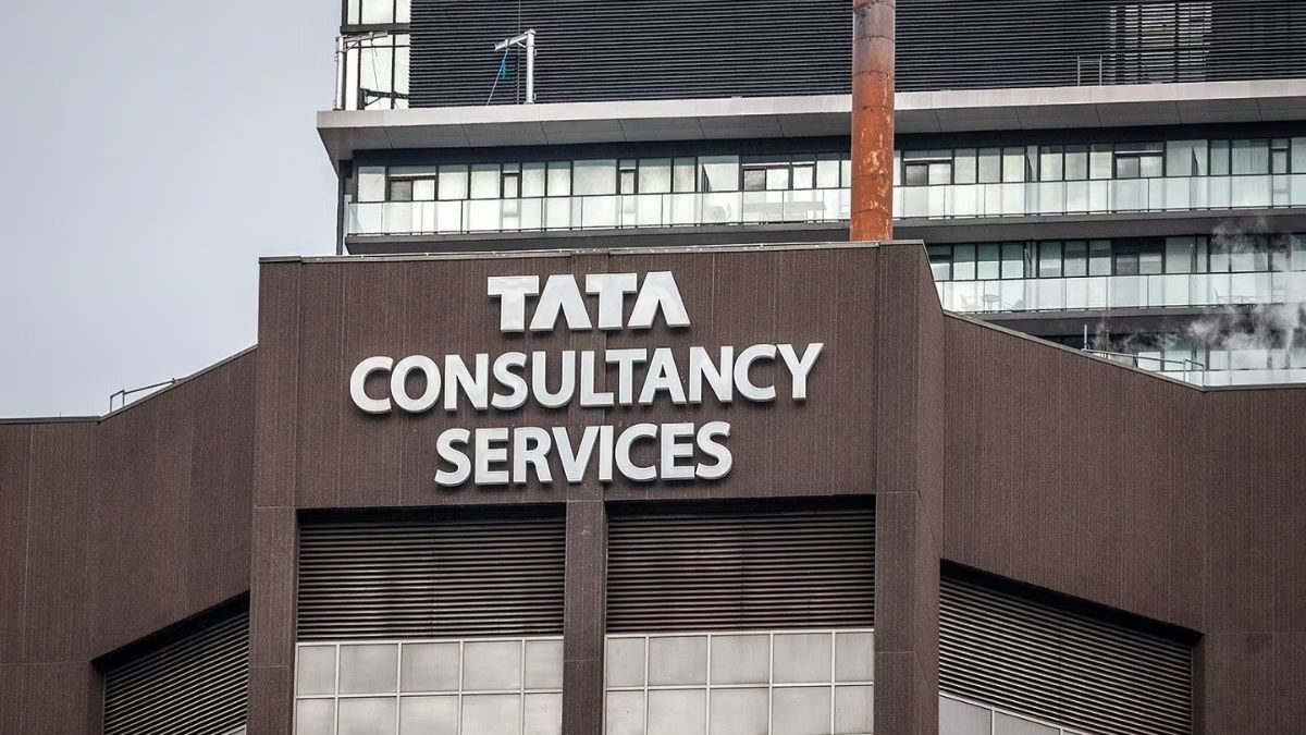 TCS Hits 52-Week High On Share Buyback Plan on Oct 11; Key Things For Investors