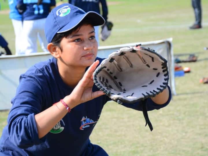 Tulsi Meghwar Pakistani Hindu Sindh Sports Girl National Player Of Base Ball Softball