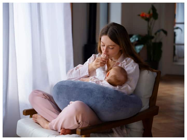 डिलीवरी के बाद बेबी को दूध नहीं पिला पा रही हैं तो जानिए ब्रेस्ट मिल्क बढ़ाने के आसान उपाय
