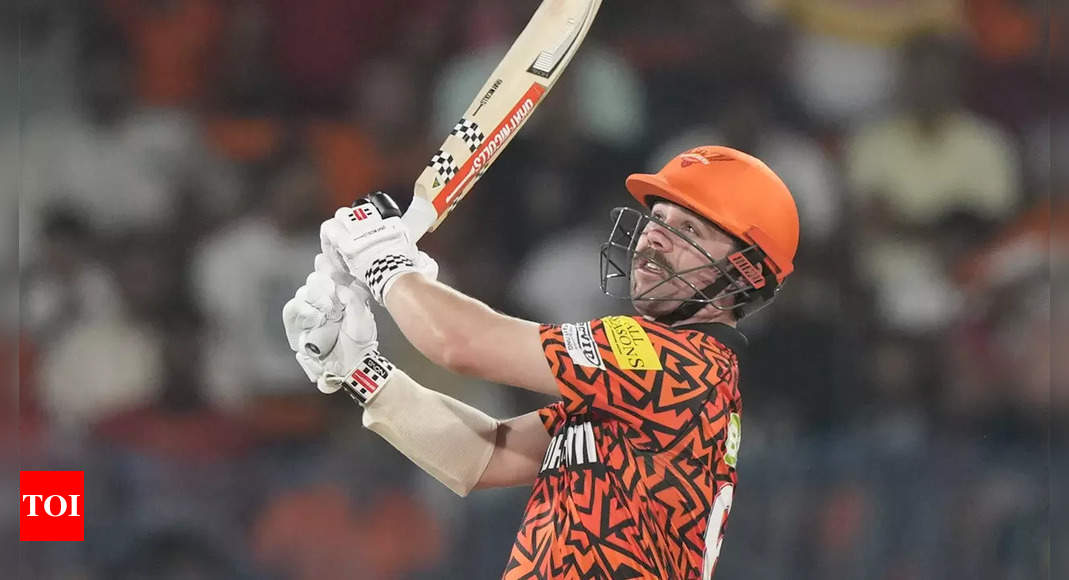 Travis Head: Watch: 6 6 4 4 - How Travis Head gives Sunrisers Hyderabad a 'head start' against Mumbai Indians | Cricket News
