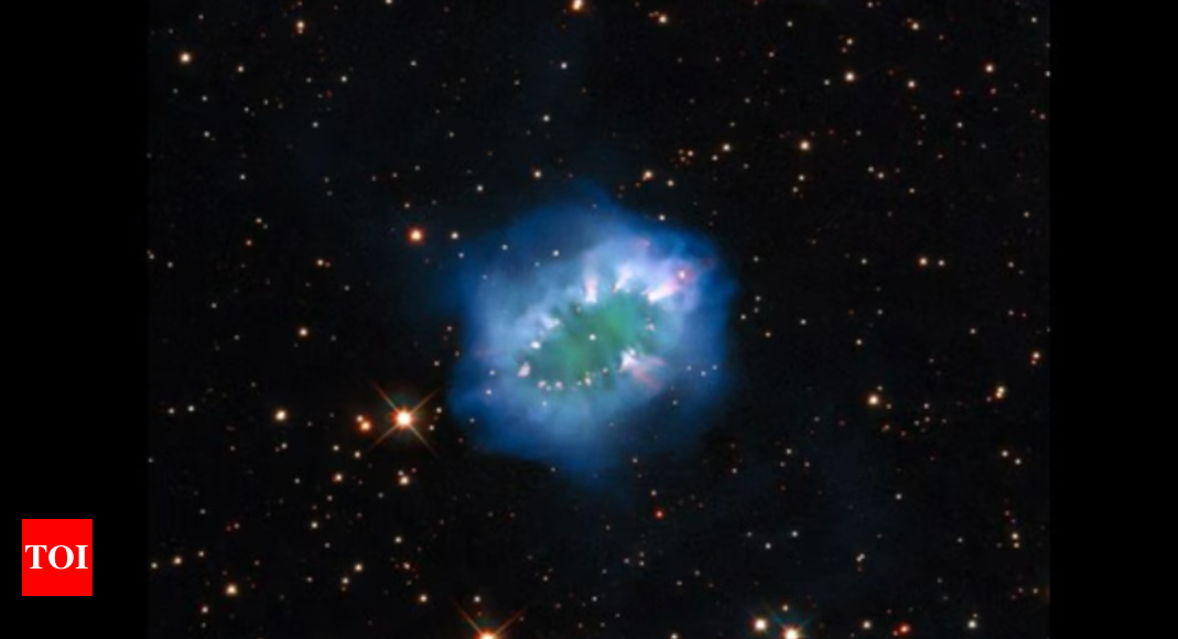 Nasa captures stunning 'Necklace Nebula,' located 15,000 light-years away