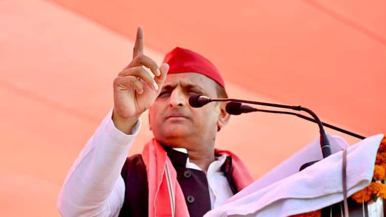 Samajwadi Party Chief Akhilesh Yadav Raised many questions on Covid vaccination certificate PM Modi Pics