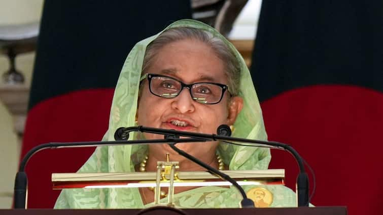 Sheikh Hasina Bangladesh Government head Muhammad Yunus may consider Extradition of Sheikh Hasina from India Sheikh Hasina: भारत में भी शेख हसीना को सुकून नहीं, अब ये बड़ा कदम उठा सकती है मोहम्मद यूनुस की अंतरिम सरकार