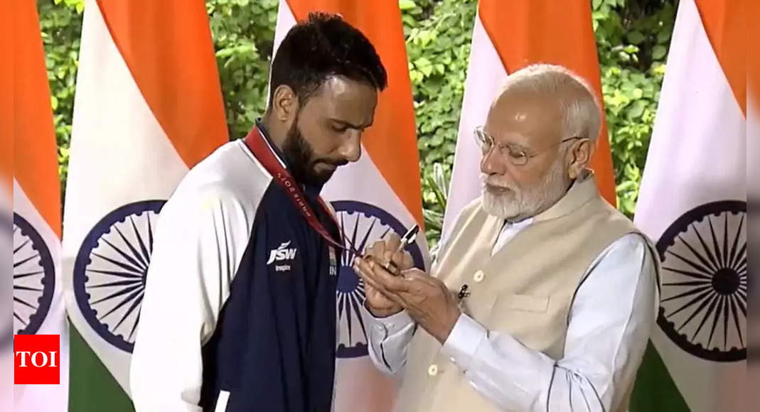 Watch: PM Narendra Modi meets Paralympic medallists at his residence | Paris Paralympics News